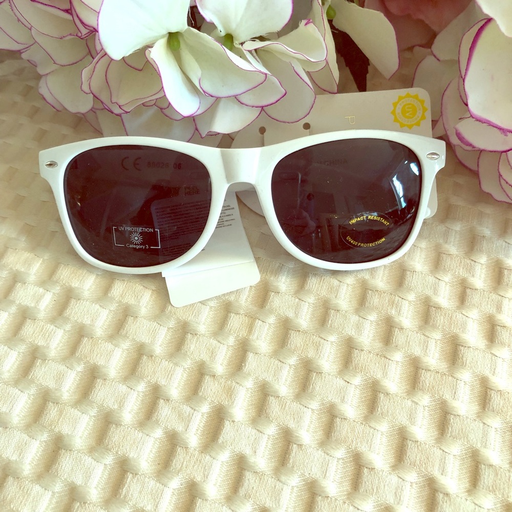 Sunglasses in white